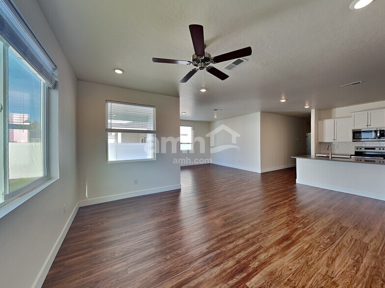 Building Photo - 5069 W White Ash Ct