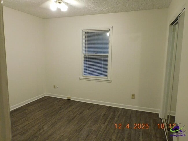 Building Photo - 1003 Greenwood Dr