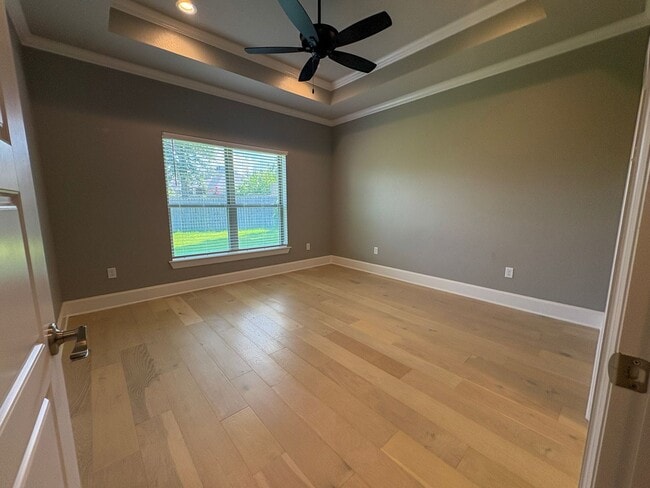 Building Photo - Available Now! Gorgeous 4 Bedroom 3 Bath i...