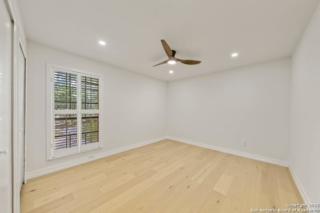 Building Photo - 7815 Broadway St