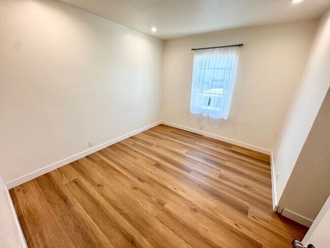 Building Photo - Beautifully Remodeled 3-Bedroom Home in Al...