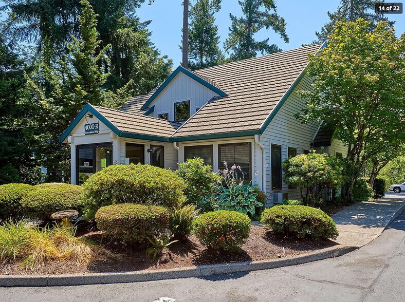 Building Photo - 4000 Carman Dr