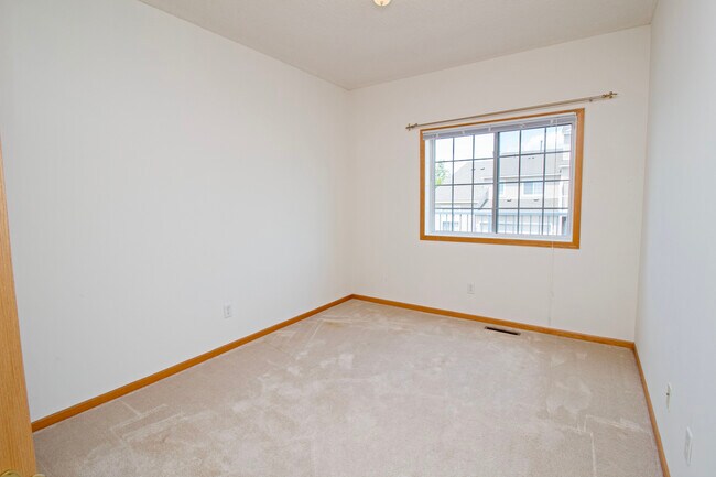 Building Photo - 6580 Olive Ln N