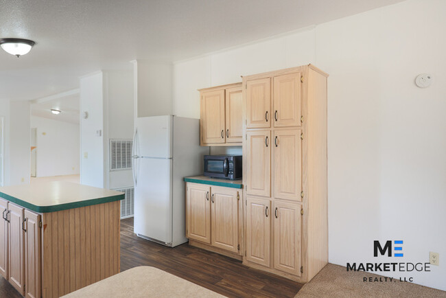 Building Photo - 5Bed/3Bath Home in Buckeye, AZ! Ready for ...