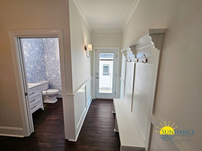 Building Photo - 360 Tradewinds Dr