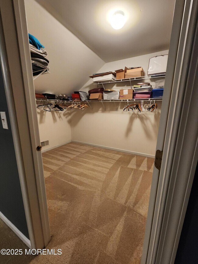 Building Photo - 42 Vardon Way