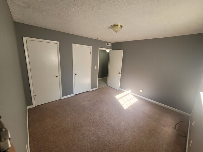 Building Photo - 366 Ryder Ave