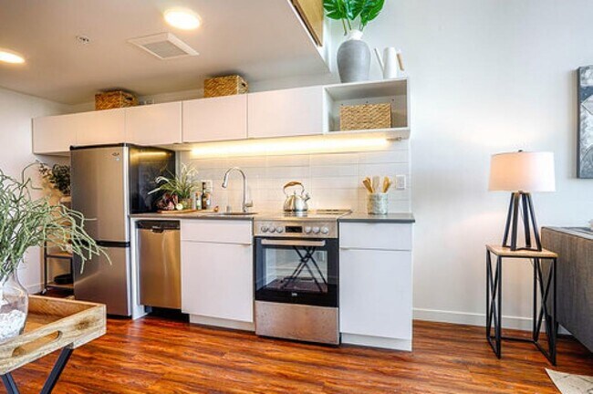 Building Photo - Thomas Street Lofts - 1 bedroom