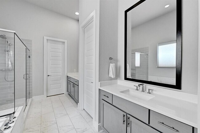 Building Photo - 7200 Cordoba Dr