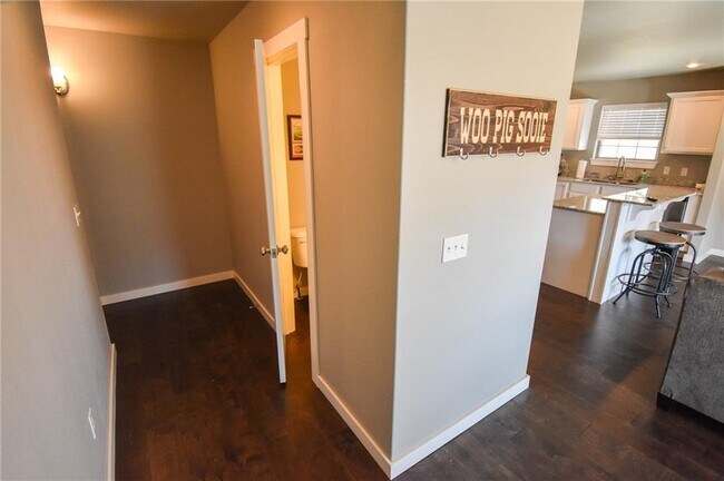 Building Photo - 2798 W Blackstone Crossing