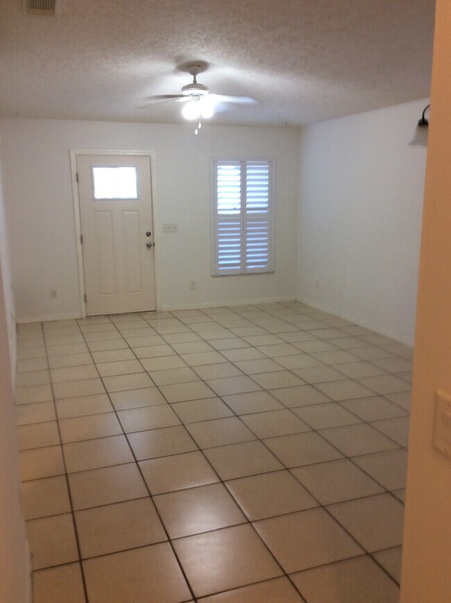 Building Photo - 5118 SE Driftwood Ave