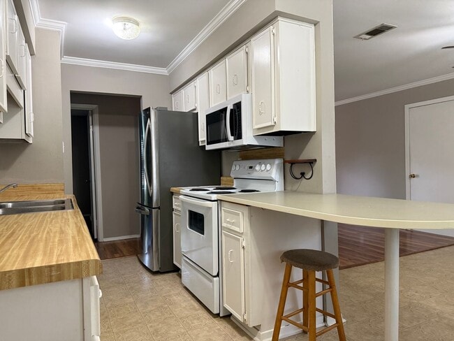 Building Photo - 3 Creekridge Cir