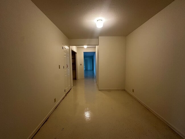 Building Photo - Light Filled 4 Bedroom 2.5 Bathroom Two-St...