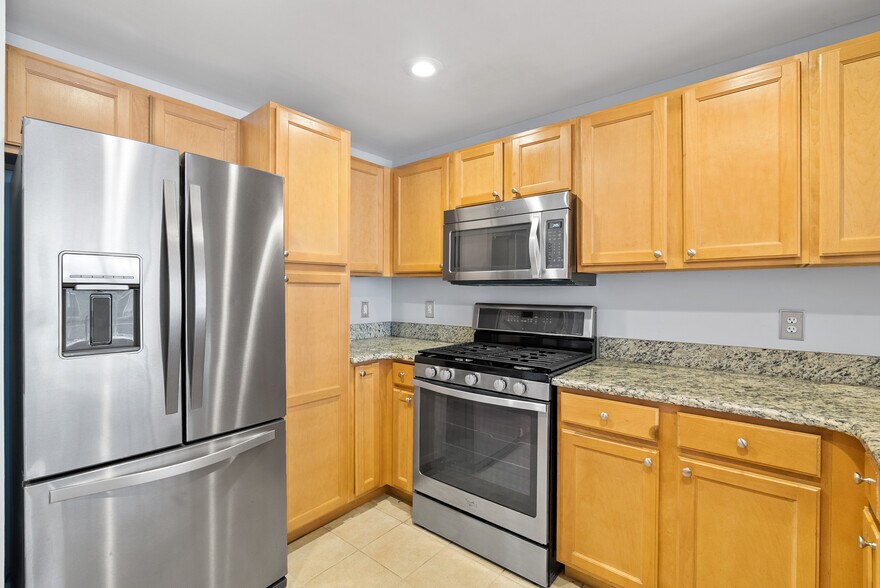 Building Photo - 350 G St SW