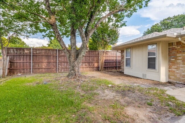 Building Photo - Gorgeous Hidden Treasure in Garland