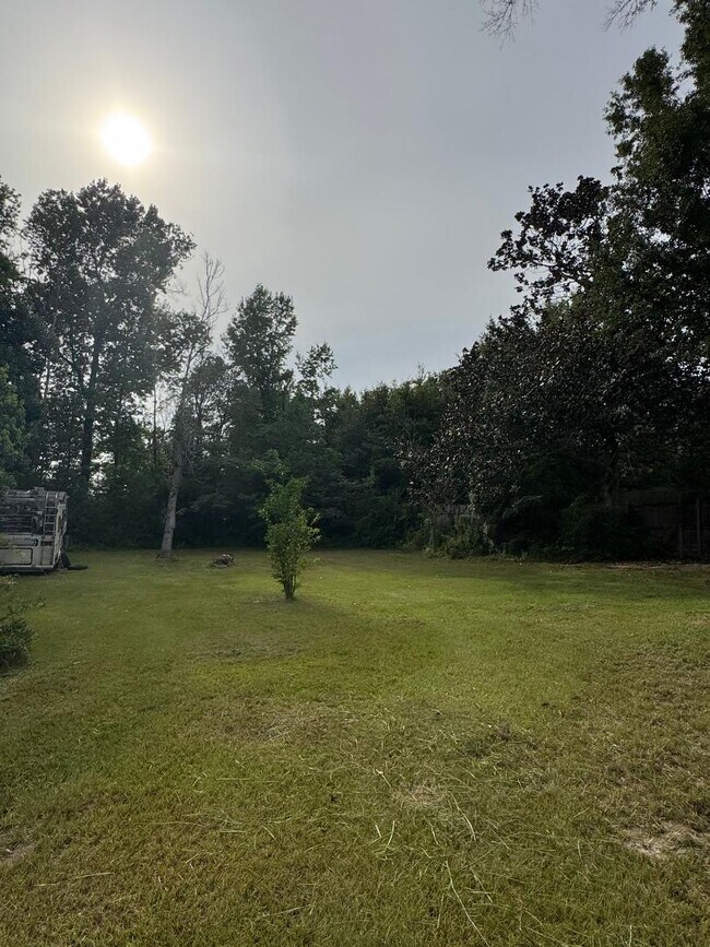 Building Photo - 16590 Gaskin St