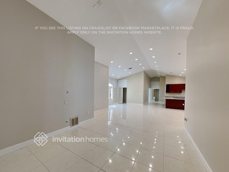 Building Photo - 2202 Curtis Dr N