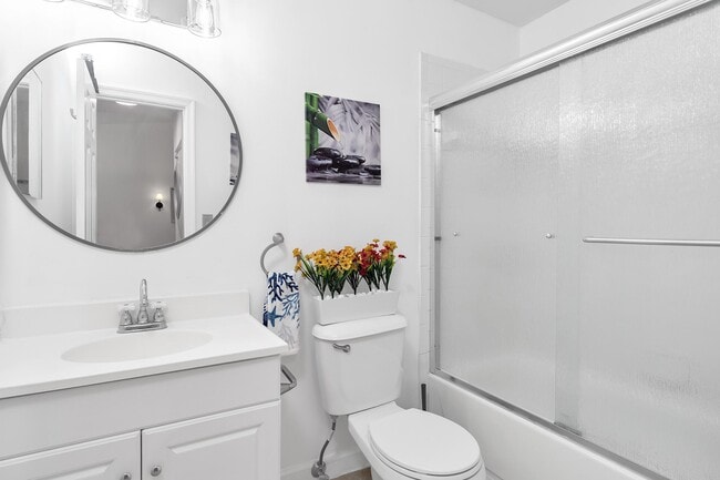 Building Photo - 3139 Millwood Terrace