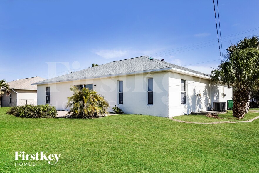 Building Photo - 316 SW 29th Ave