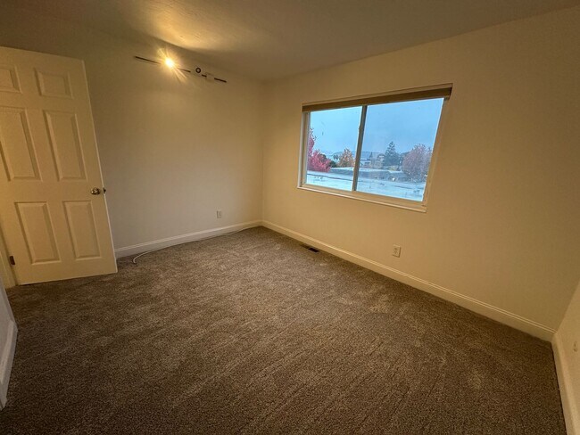 Building Photo - Single Story Duplex