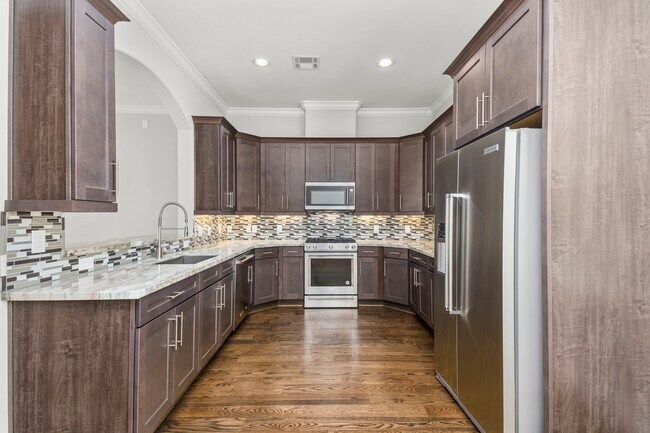 Building Photo - 2018 McIlhenny St