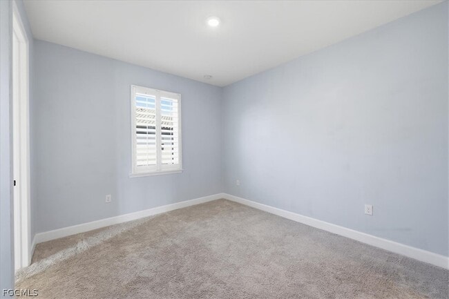 Building Photo - 2038 Grove Dr