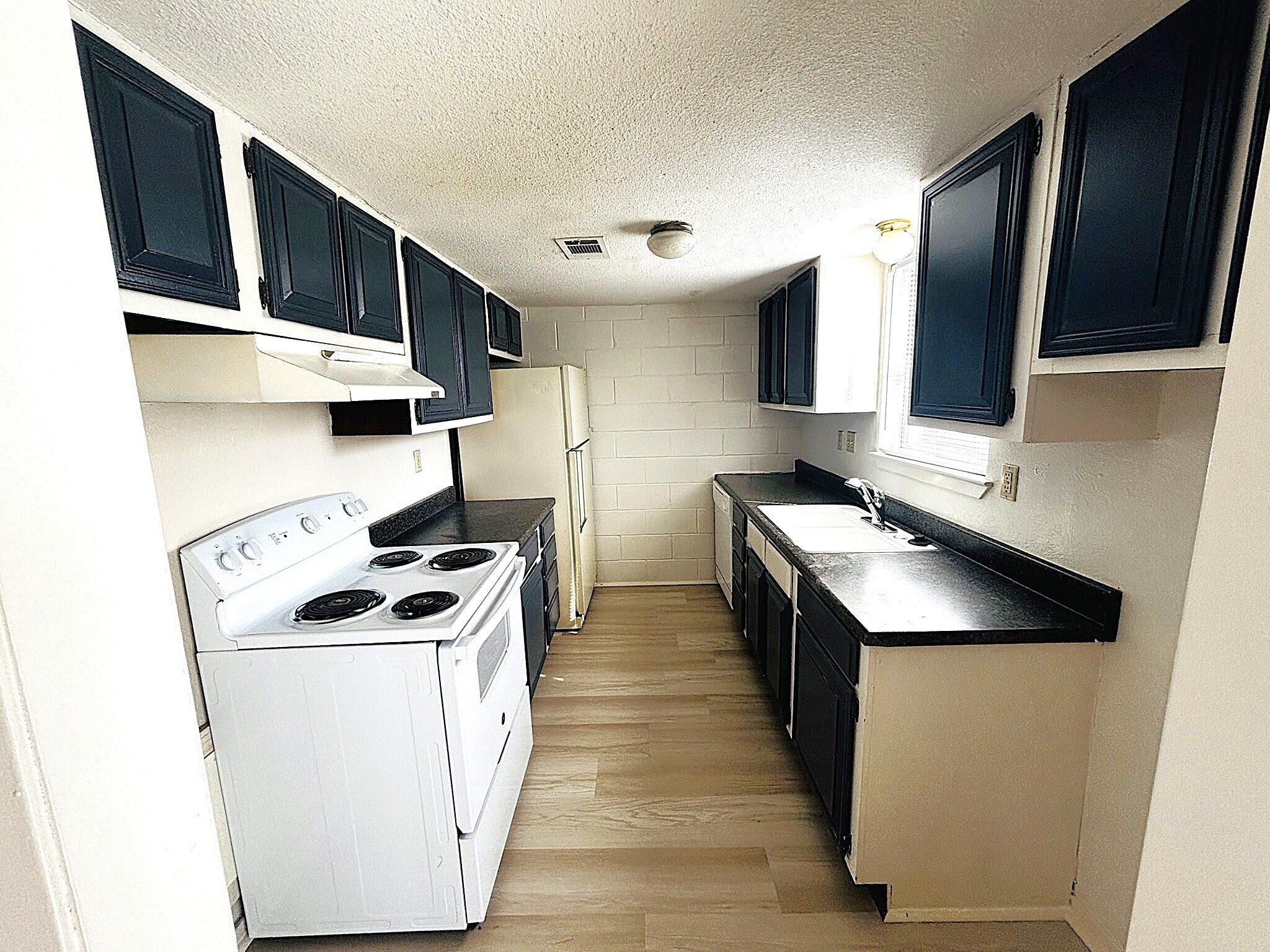 Building Photo - 402 S 2nd St