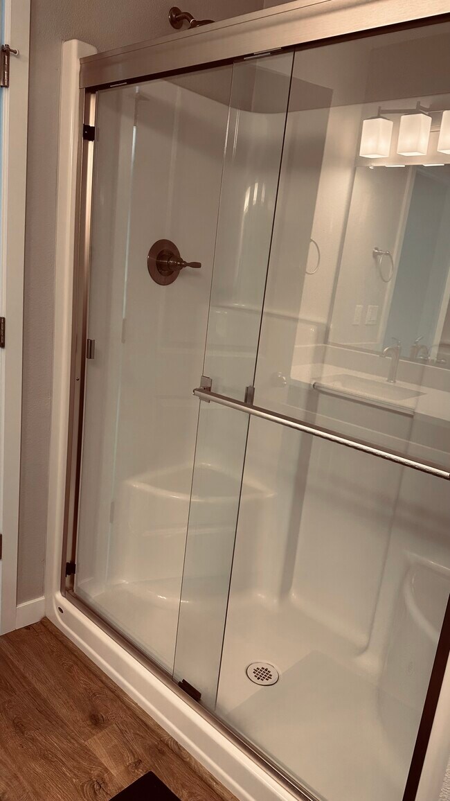 Master Bathroom - 19724 SW Brandy Ln