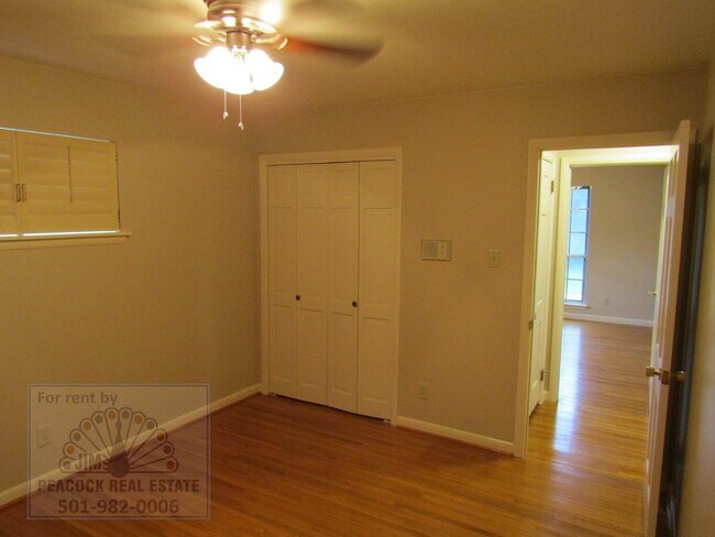 Building Photo - 509 S Longfield Ave