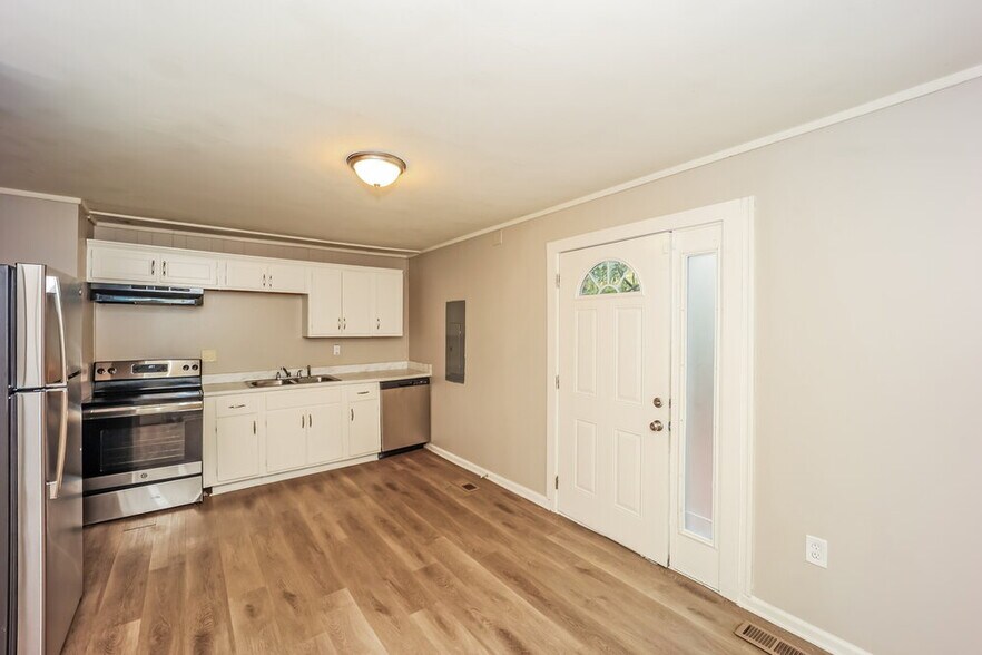 Building Photo - 6608 Dorian Dr