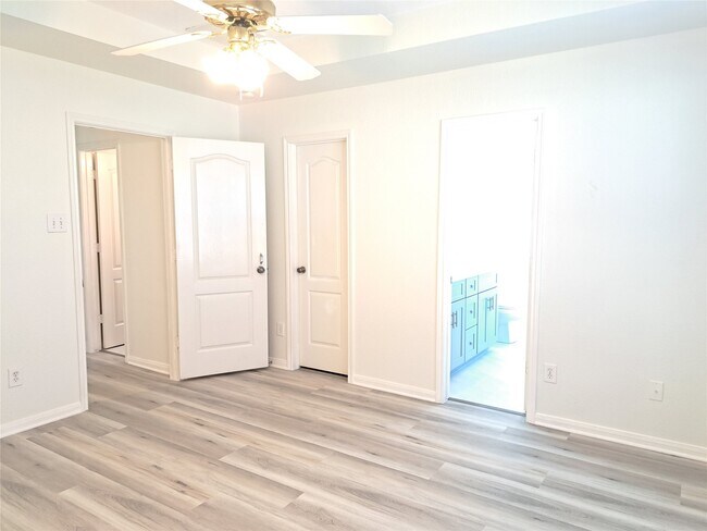 Building Photo - 13134 Stratford Skies Ln