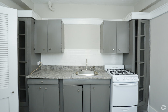 Kitchen - St. Charles Apartments