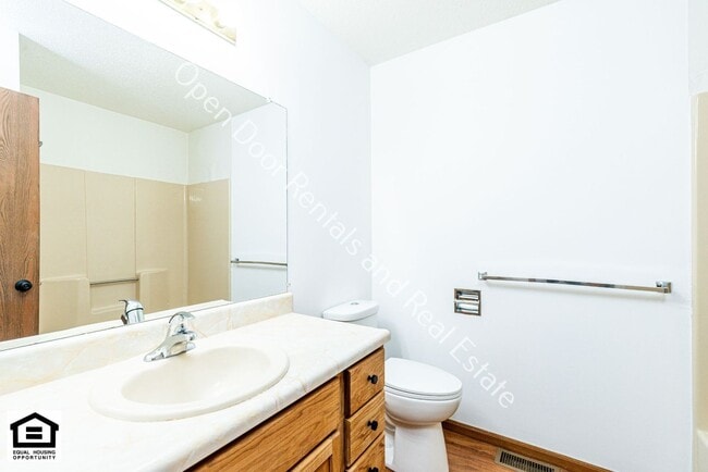 Building Photo - 5215/5217 Vermont Lane