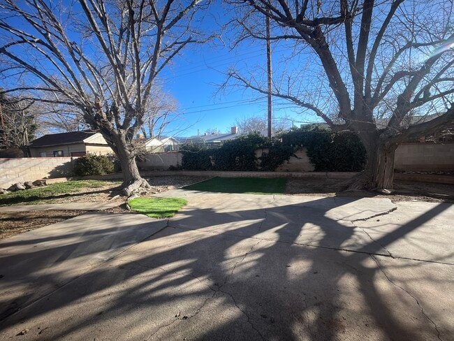 Building Photo - 3112 Colorado St NE