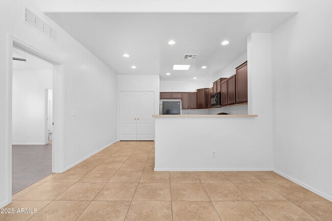 Building Photo - 8940 W Olive Ave