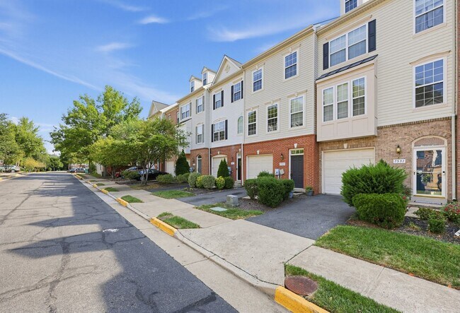 Building Photo - 7589 Great Swan Ct