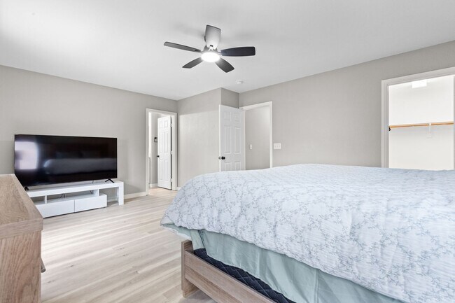 Building Photo - Cozy Furnished 3bed 3bath l Near Southern Highlands