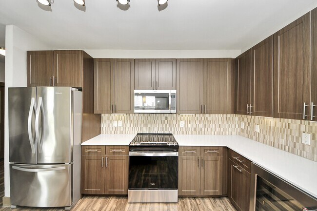 Building Photo - 5454 State St