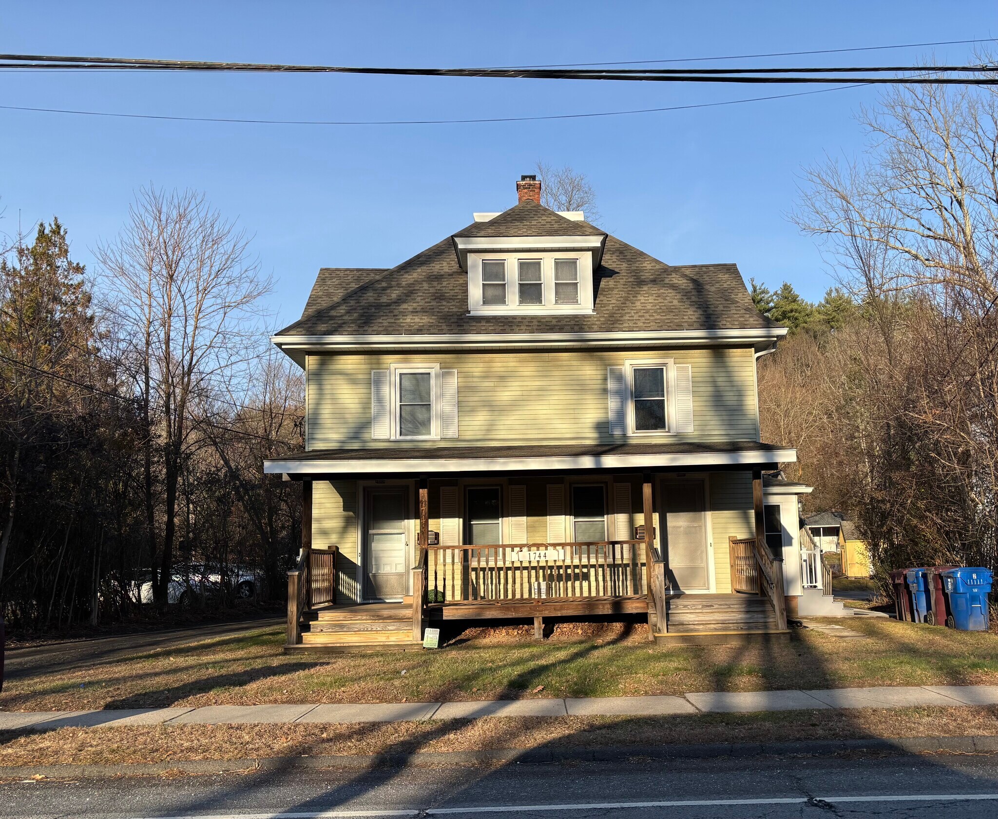 Building Photo - 1744 Farmington Ave