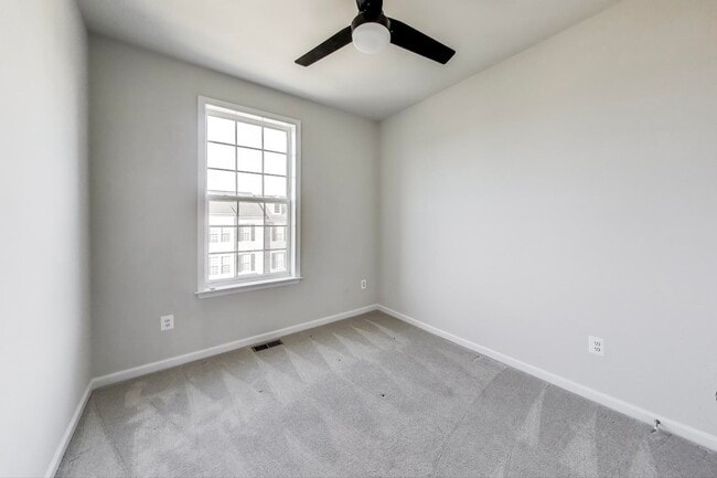 Building Photo - Luxurious on Lanham Hill - 3 + 3.5 Near New TH 3 bed + 3 Ba