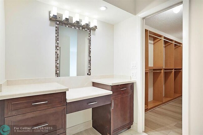 Building Photo - 7186 Promenade Dr