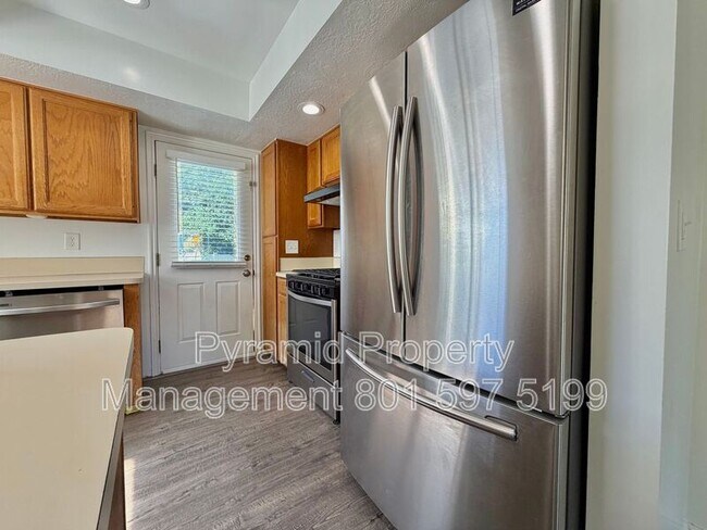 Building Photo - 1091 Shepard Ln