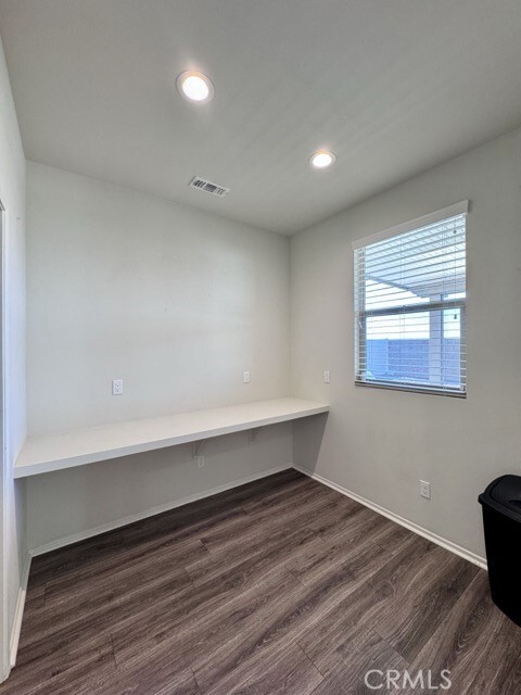 Building Photo - 1065 Regala St