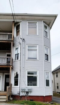 Building Photo - 436 School St