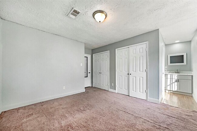 Building Photo - 5231 Wickview Ln