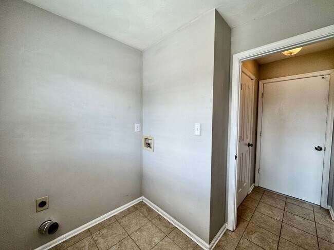 Building Photo - 2309 Cornstalk Ct