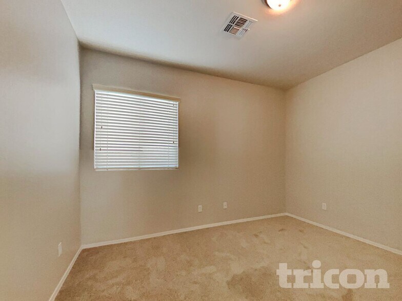 Building Photo - 45209 Miraflores St