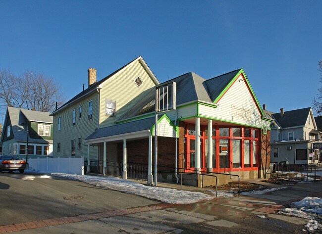 Primary Photo - 394 Franklin Ave