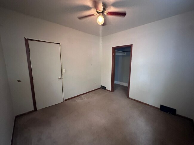 Building Photo - 629/631 Park Avenue