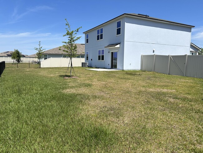 Building Photo - 517 Jarama Cir